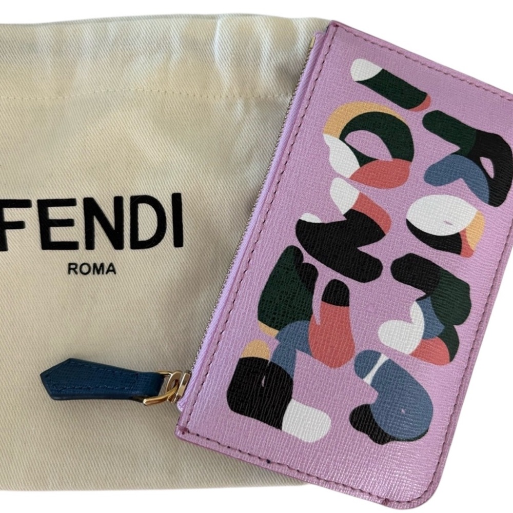 Fendi NWT Full inclusion Vitello Elite signature Roma Key Case 5 1/4 x 3 1/4 COA - Picture 2 of 6